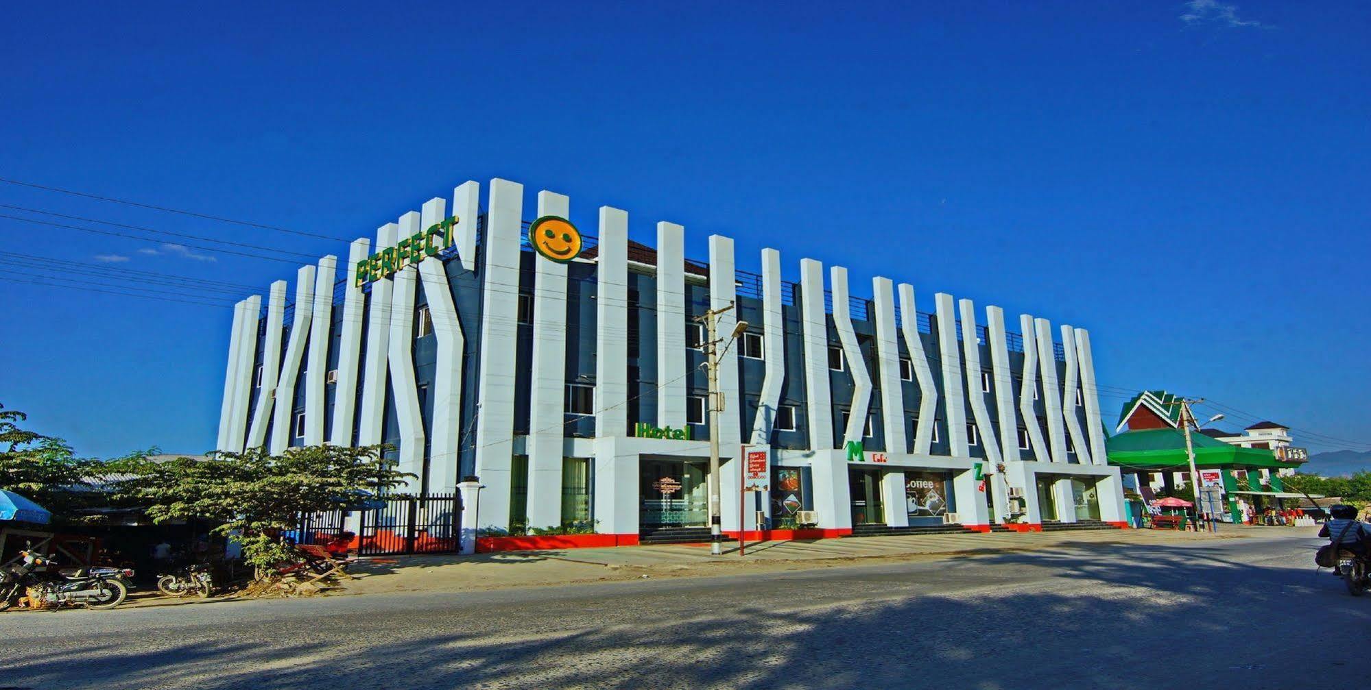 Perfect Hotel Mandalay Exterior foto